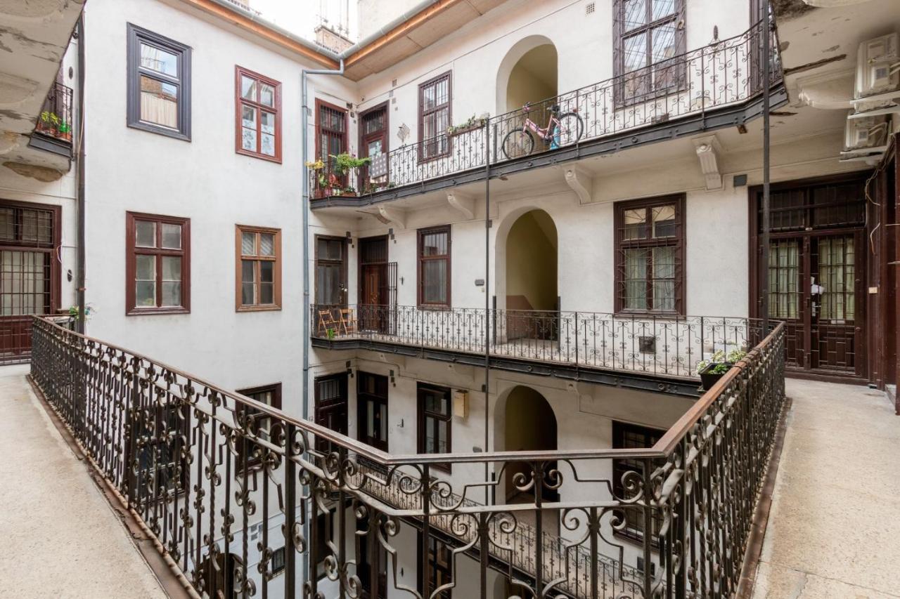Emily'S Lovely Place Будапеща Екстериор снимка