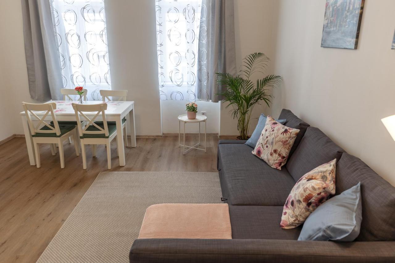 Emily'S Lovely Place Будапеща Екстериор снимка